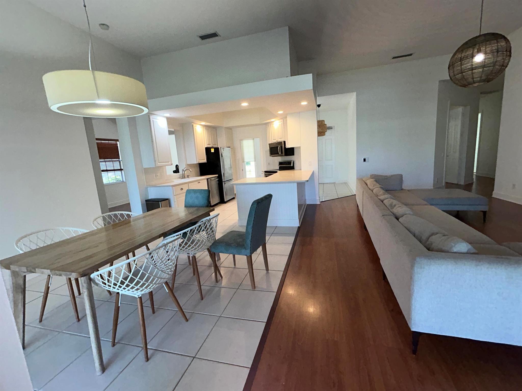 VILLAGEWALK OF WELLINGTON - Residential