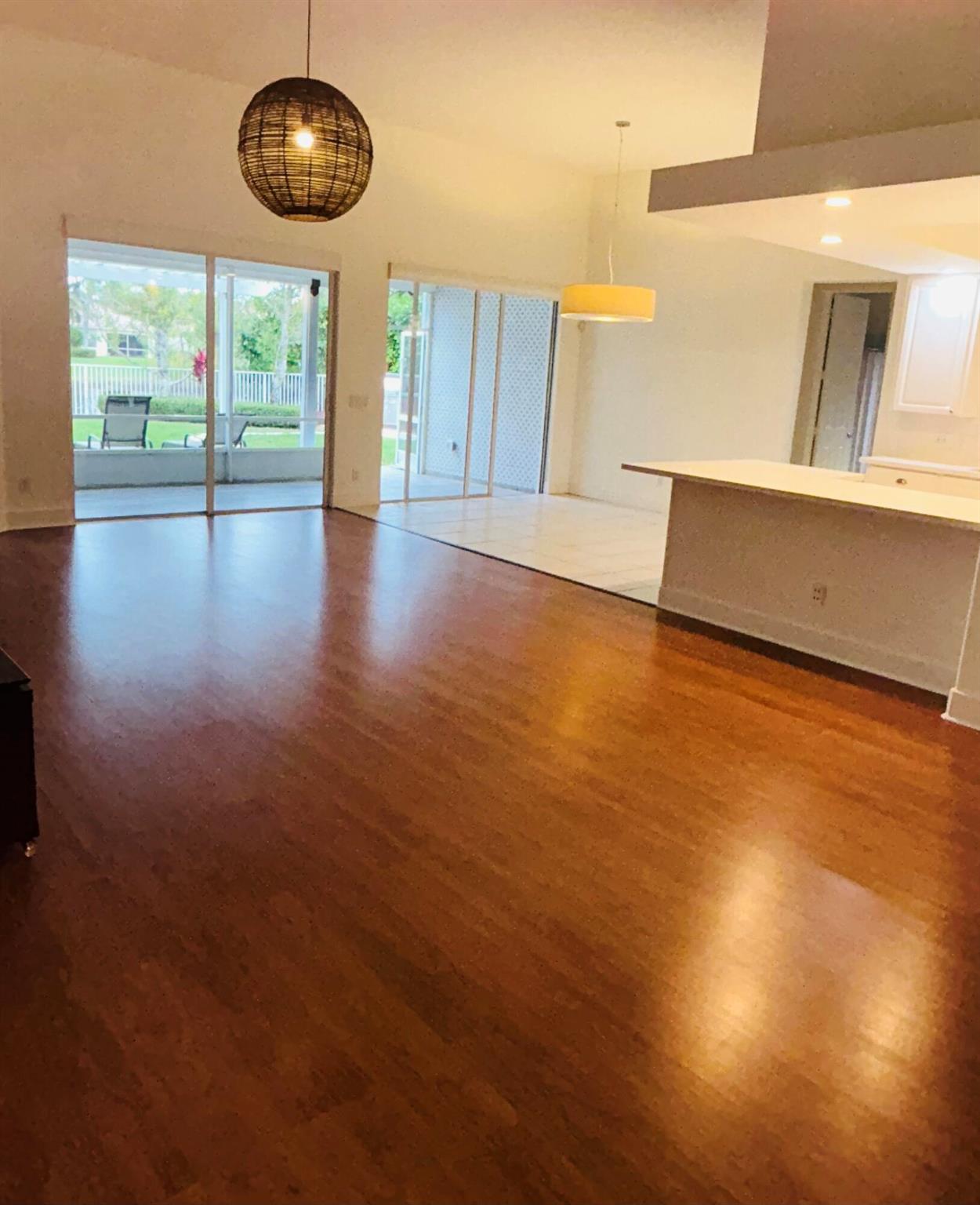 VILLAGEWALK OF WELLINGTON - Residential