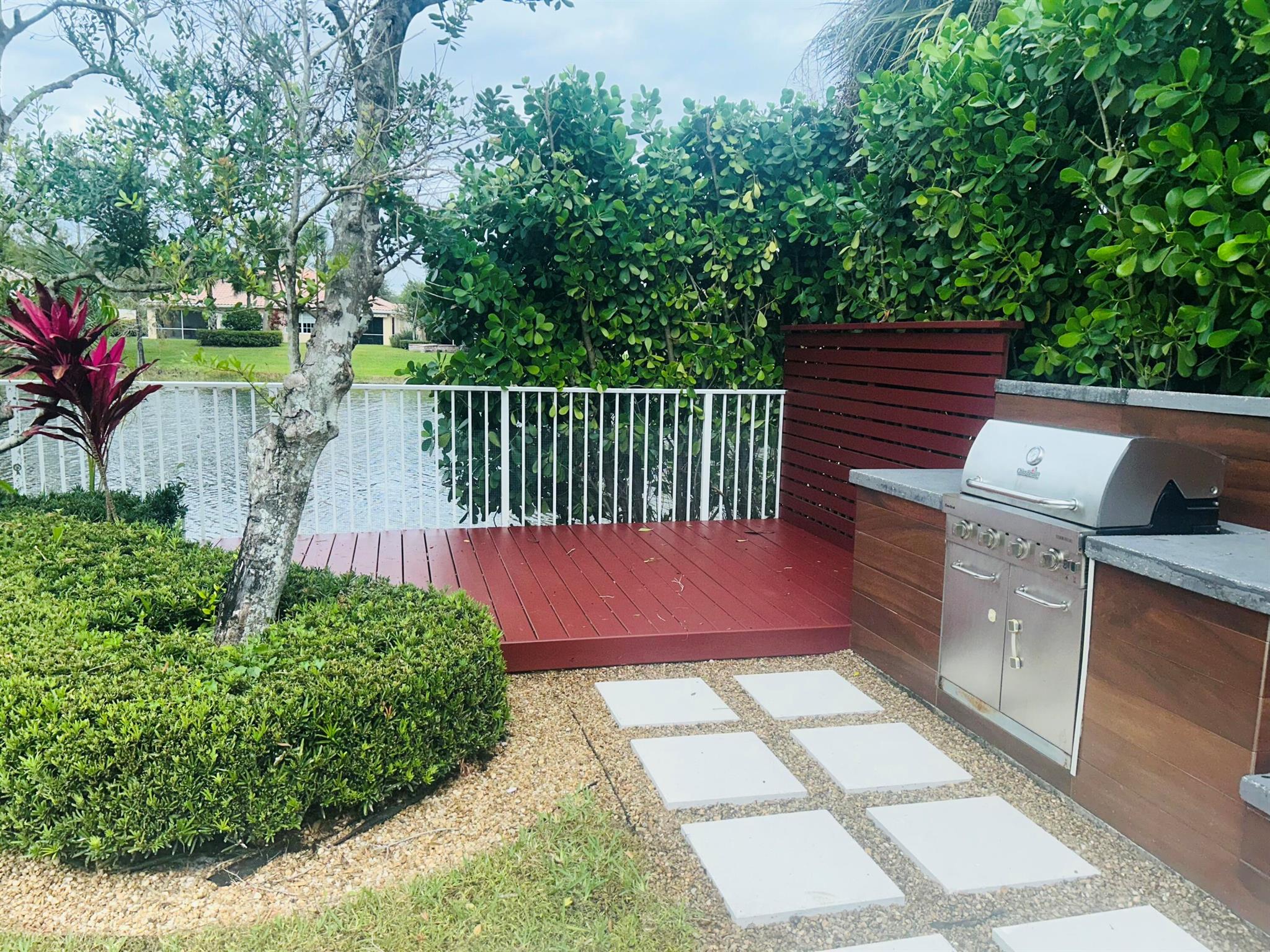 VILLAGEWALK OF WELLINGTON - Residential