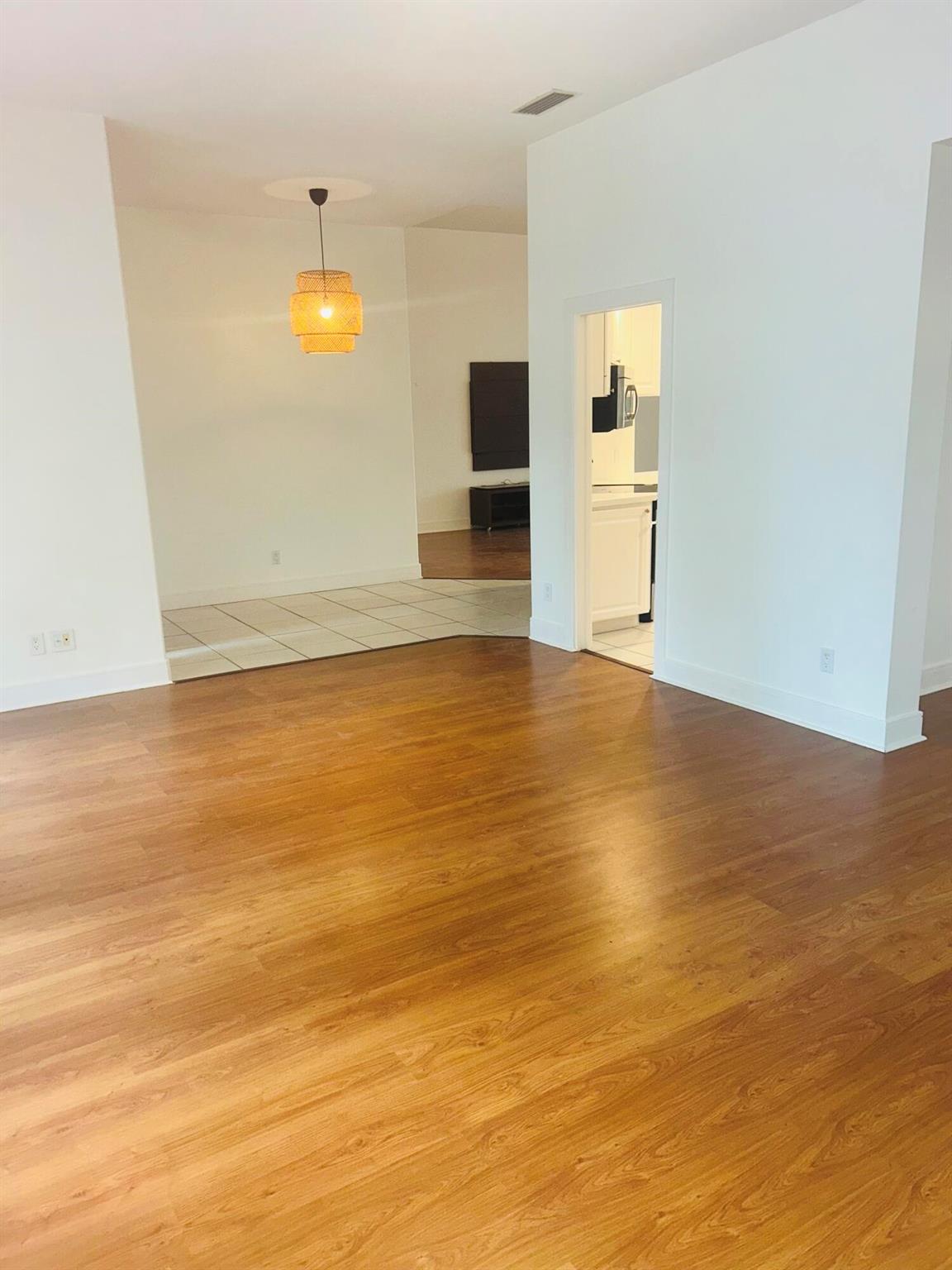 VILLAGEWALK OF WELLINGTON - Residential