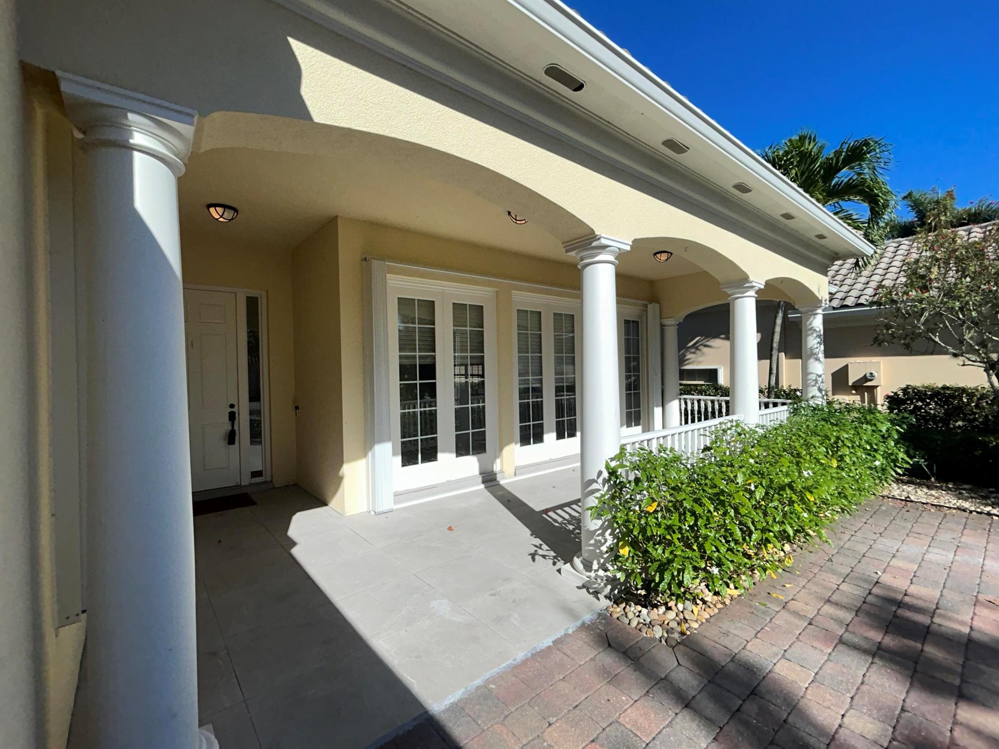 VILLAGEWALK OF WELLINGTON - Residential