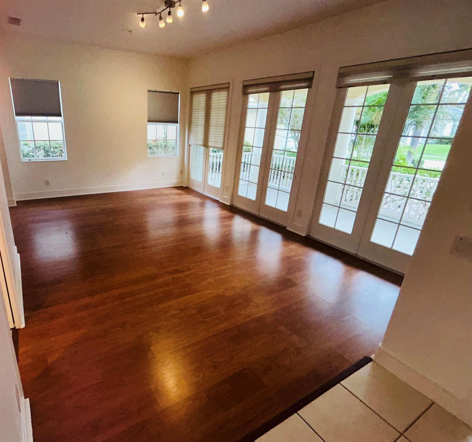 VILLAGEWALK OF WELLINGTON - Residential