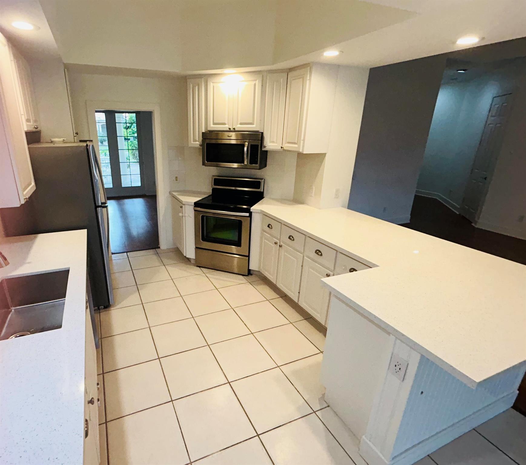 VILLAGEWALK OF WELLINGTON - Residential