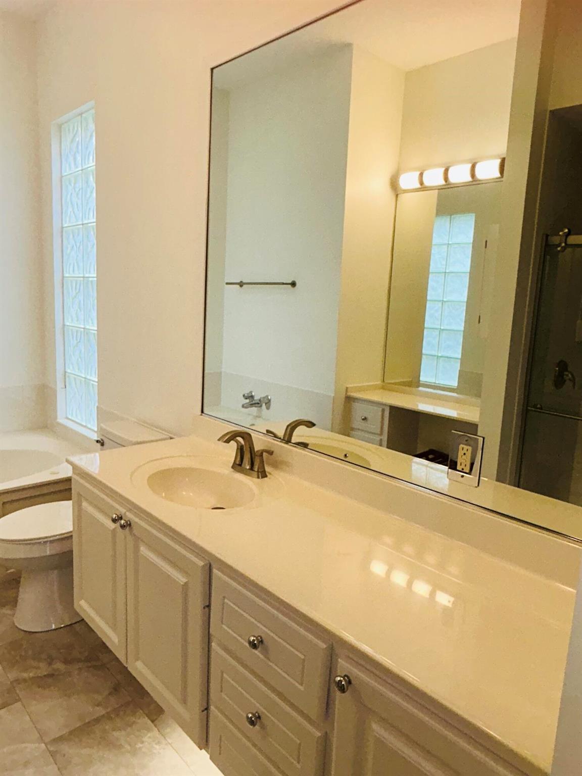 VILLAGEWALK OF WELLINGTON - Residential