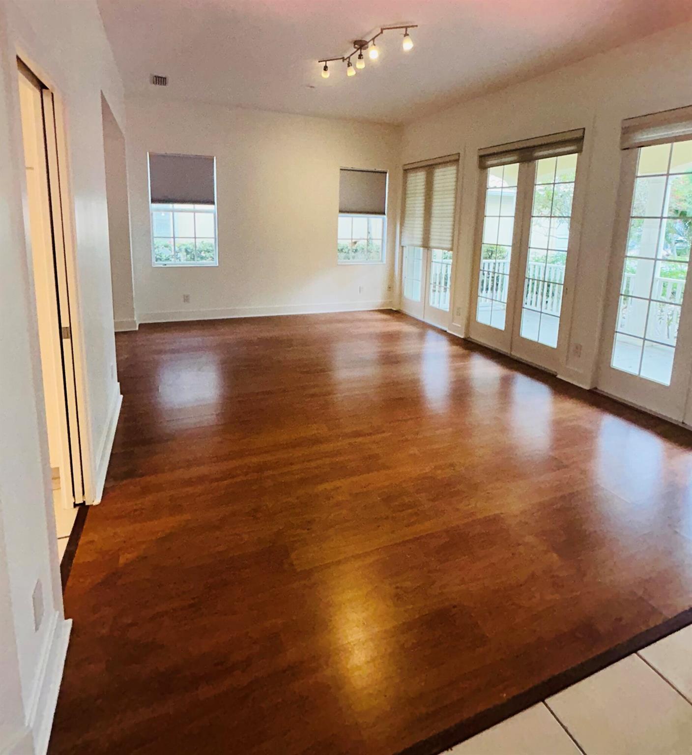 VILLAGEWALK OF WELLINGTON - Residential