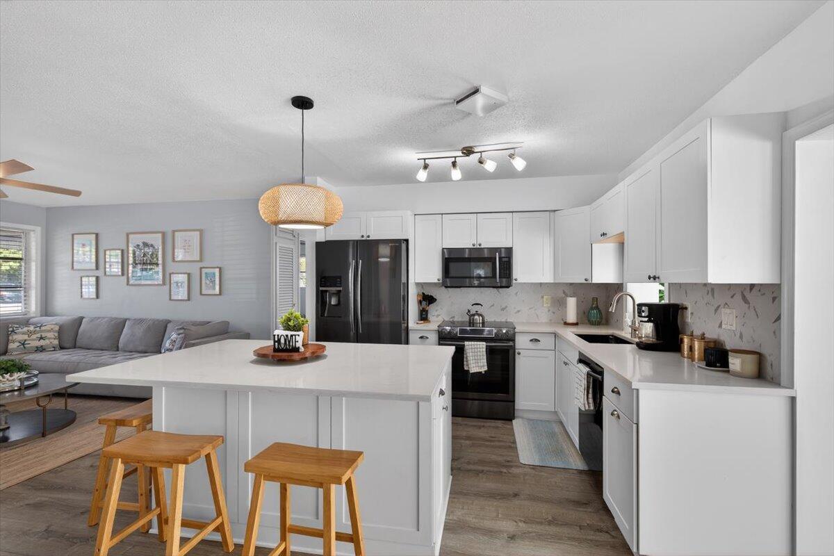 SECOND ADD TO POMPANO ESTATES - Residential Lease