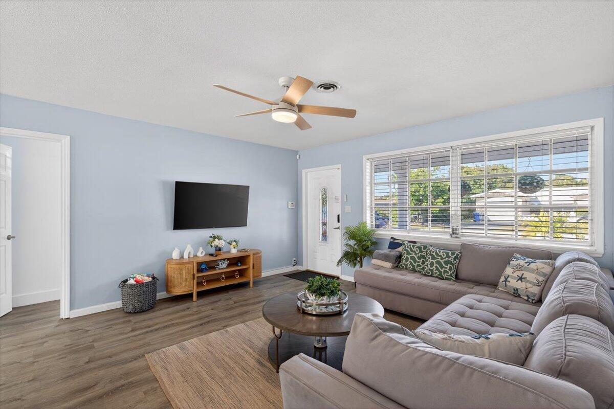 SECOND ADD TO POMPANO ESTATES - Residential Lease