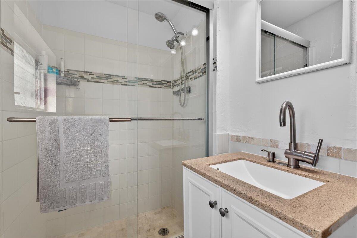 SECOND ADD TO POMPANO ESTATES - Residential Lease