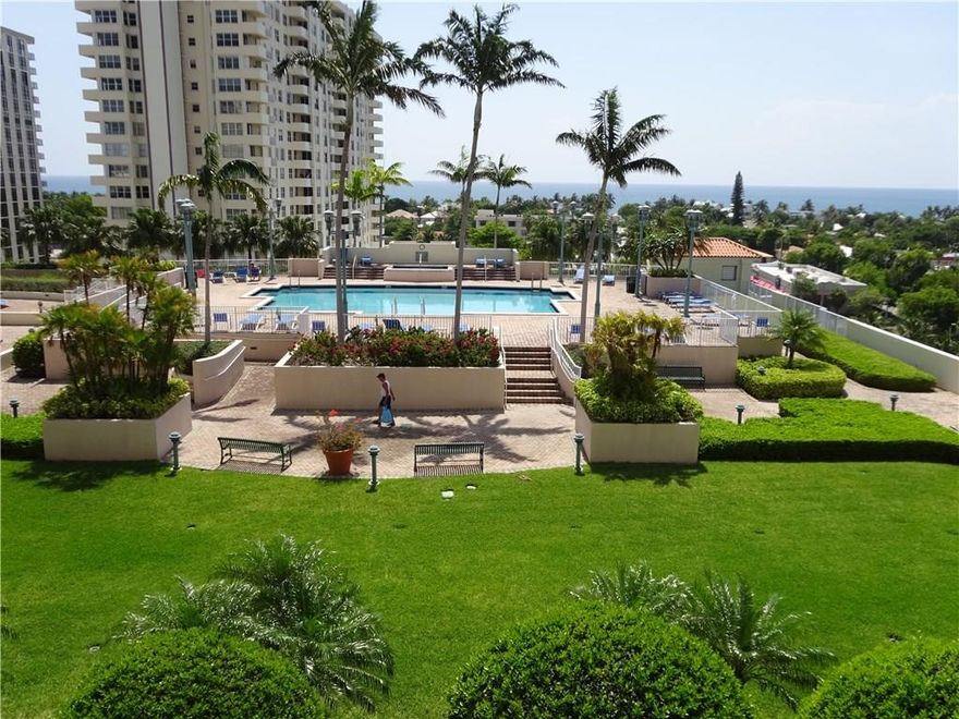 TASTEFULLY UPDATED W/ DIRECT OCEAN/POOL VIEW. BRIGHT 1/1 W/ OPEN EURO KITCHEN & MAPLE FLOORS. RESORT STYLE AMENITIES-TENNIS, PUTTING GREEN, FITNESS CENTER, LARGE POOL, HOT TUB, BBQ & CLUB ROOM W/ POOL TABLE AND LARGE KITCHEN FOR ENTERTAINING. LEASE ENDS 8/30 BUT TENANT WOULD LIKE TO STAY IF BUYER/INVESTOR IS INTERESTED. PET FRIENDLY BLDG CLOSE TO GREAT RESTAURANTS! A VALUED PERSONAL PARKING SPACE IS INCLUDED. 24 HR ADVANCE NOTICE REQUIRED. OWNER MOTIVATED!