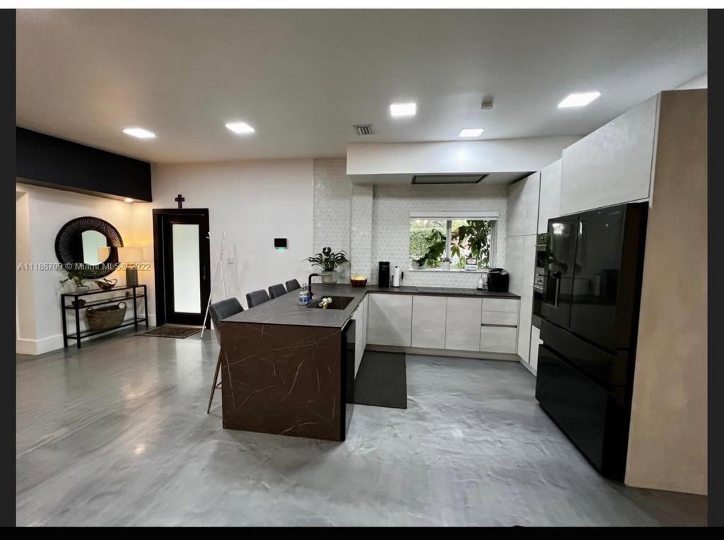 WEST MIAMI SHORES SEC D - Residential