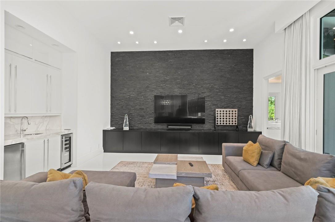 The Enclave 143-26 B - Residential