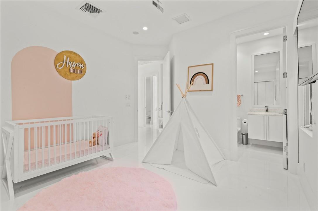 The Enclave 143-26 B - Residential