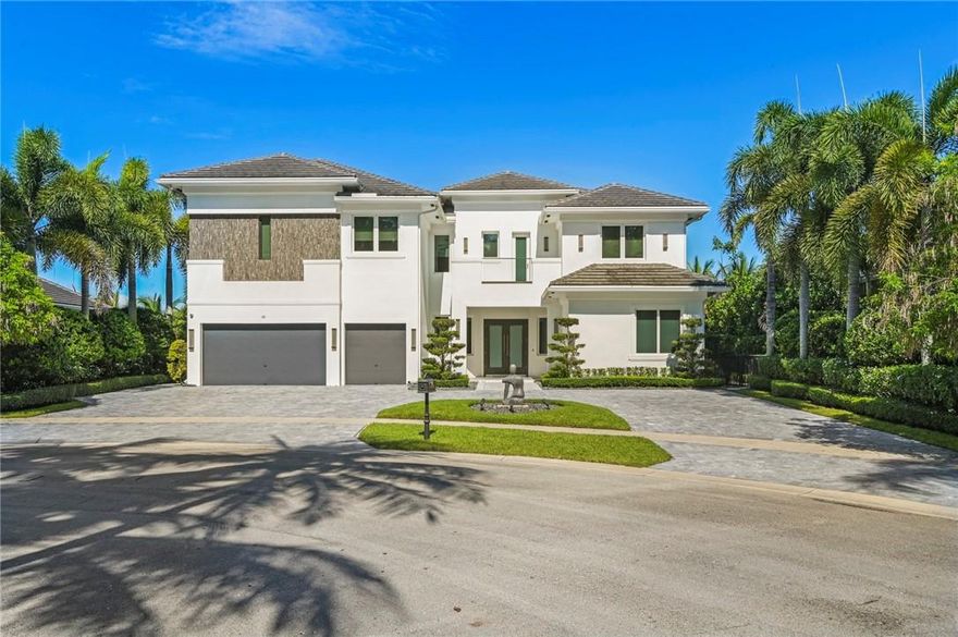 Welcome to Hawks Landing, prioritize your privacy in a secure neighborhood, and enjoy world-class amenities such as 24/7 security and access to a 15,000 sq ft. all-inclusive clubhouse. 141 Peregrine Ave. Art and life blended together. Unparalleled, beautifully sited private lakefront home with a focus on exquisite architectural detail through dimension, symmetry, and design. This estate has spectacular curb appeal and stunning mature landscaping in the front and back of the property.