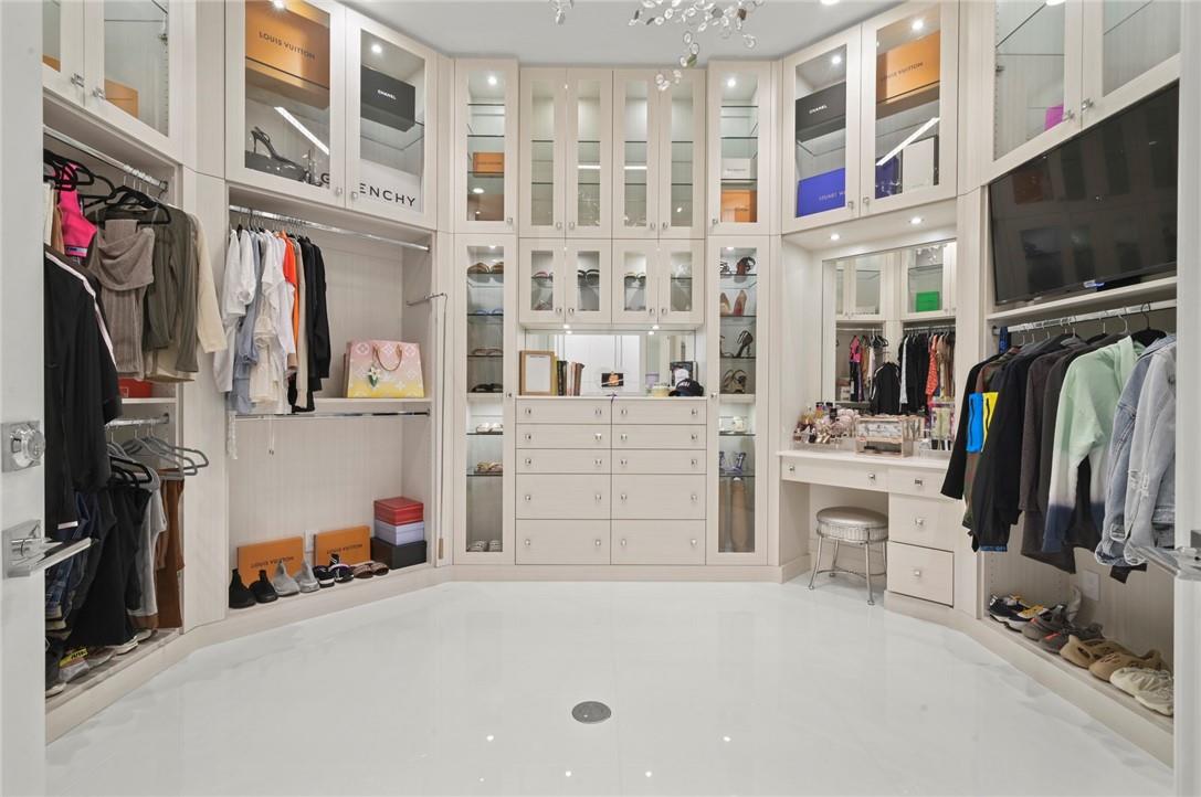 The Enclave 143-26 B - Residential