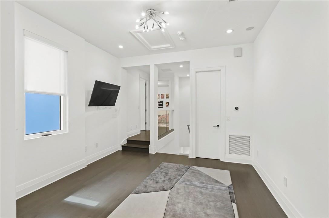 The Enclave 143-26 B - Residential