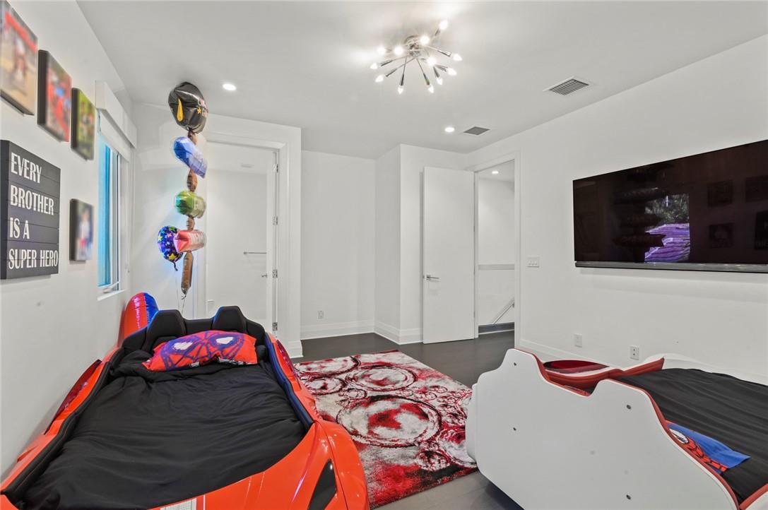 The Enclave 143-26 B - Residential