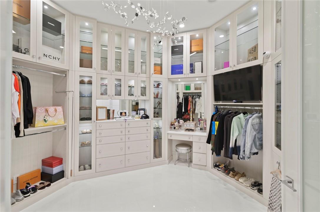 The Enclave 143-26 B - Residential