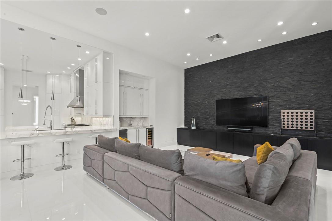 The Enclave 143-26 B - Residential