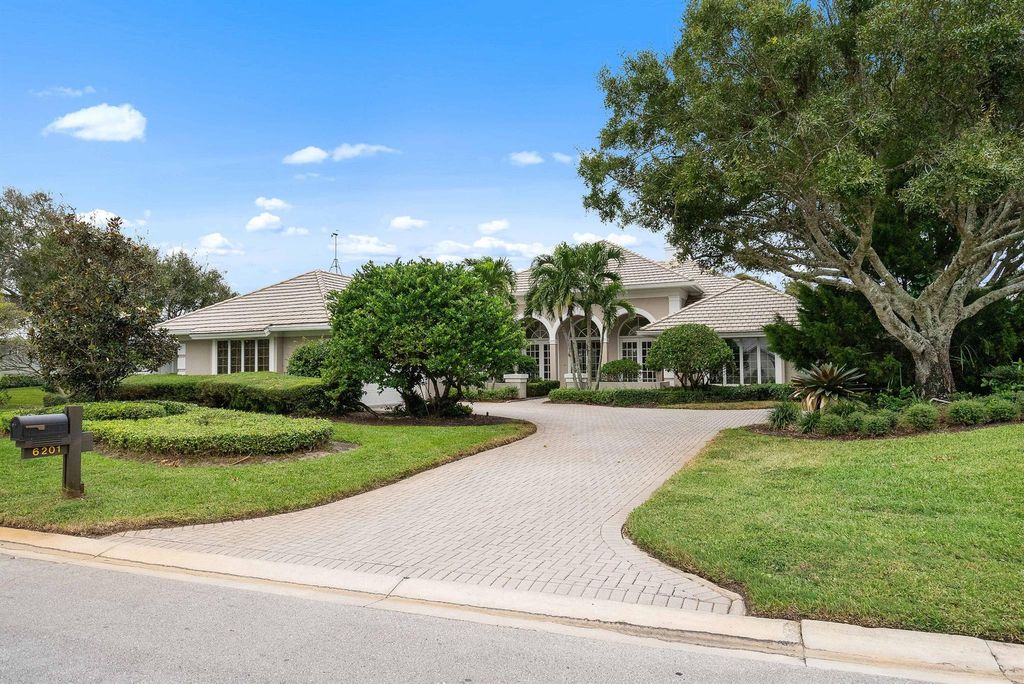 Photo of 6201 SE Winged Foot Drive, Stuart, FL 34997 (MLS # R11034676)