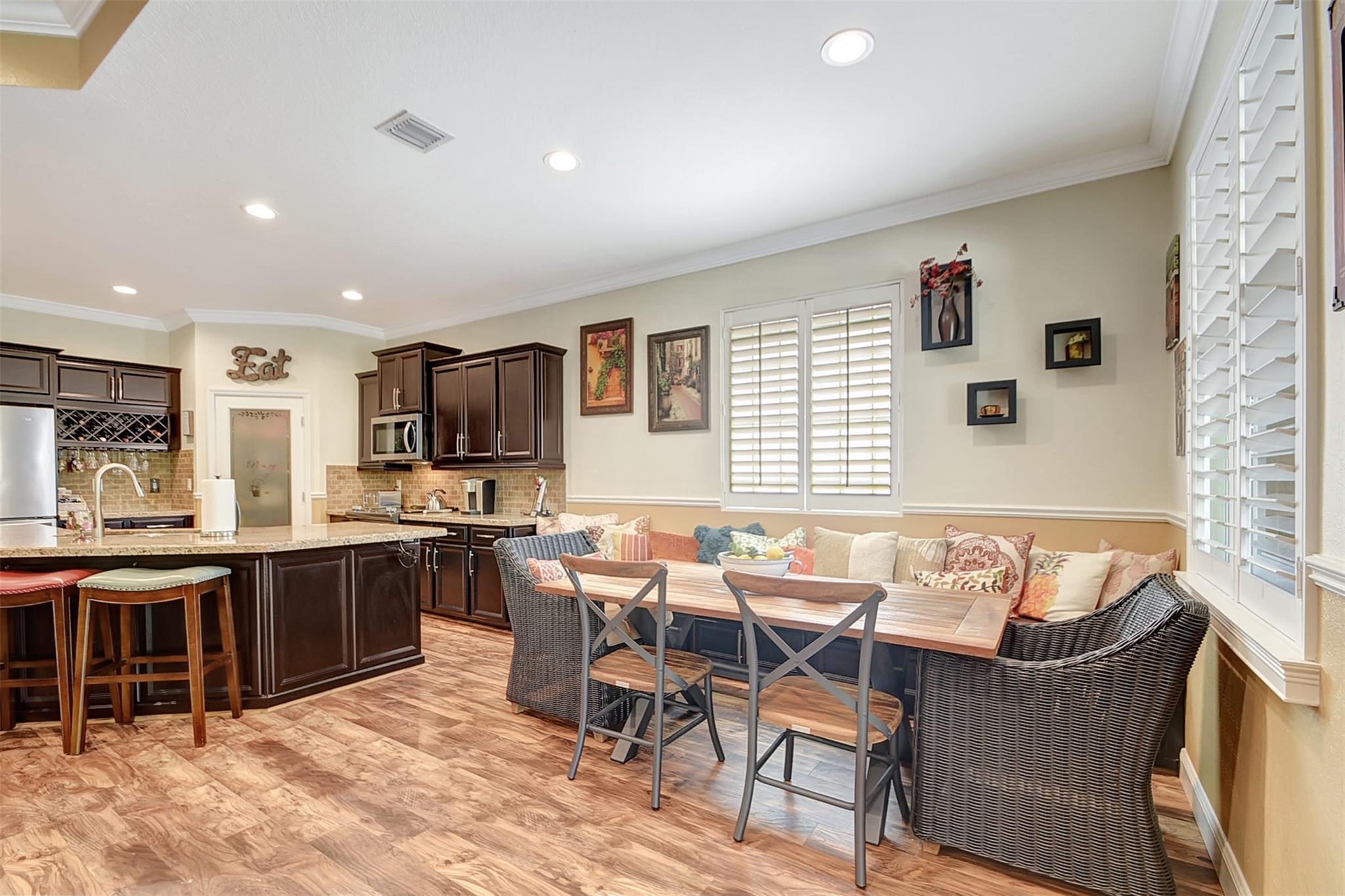 VISTA LAGO - Residential