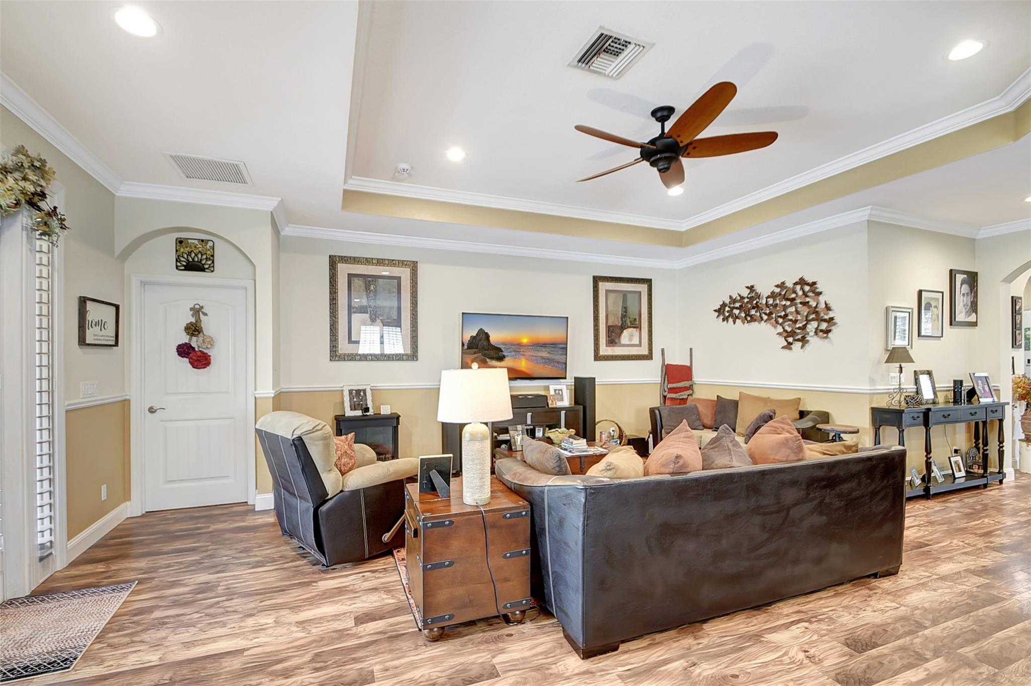 VISTA LAGO - Residential
