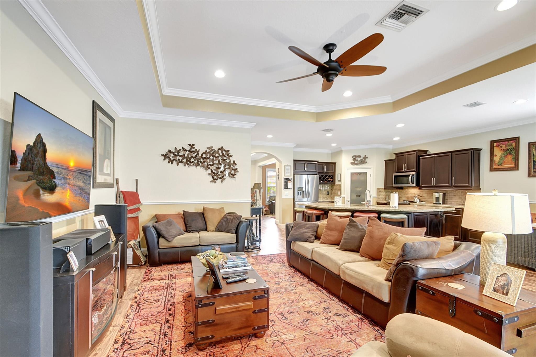 VISTA LAGO - Residential