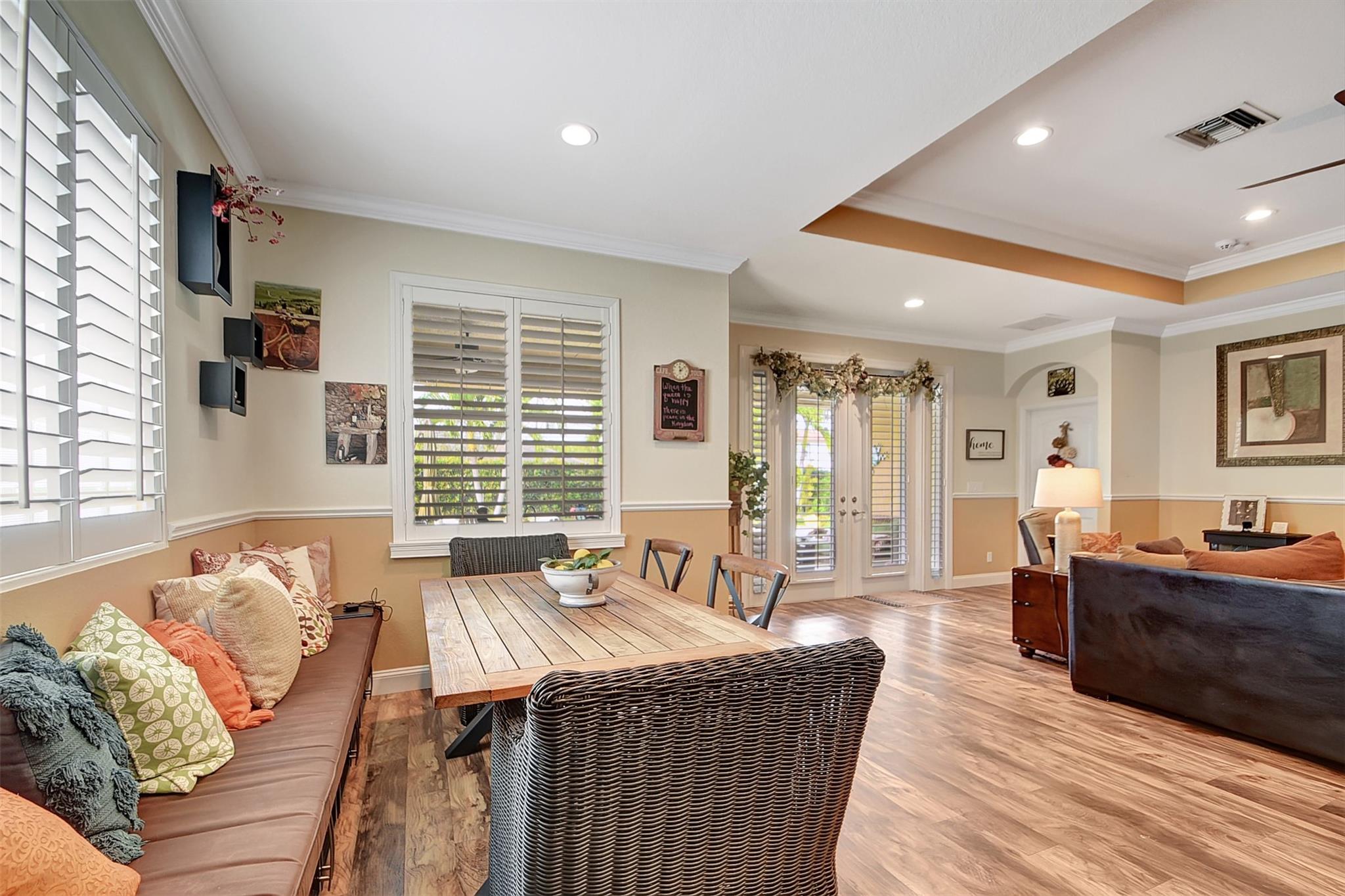 VISTA LAGO - Residential