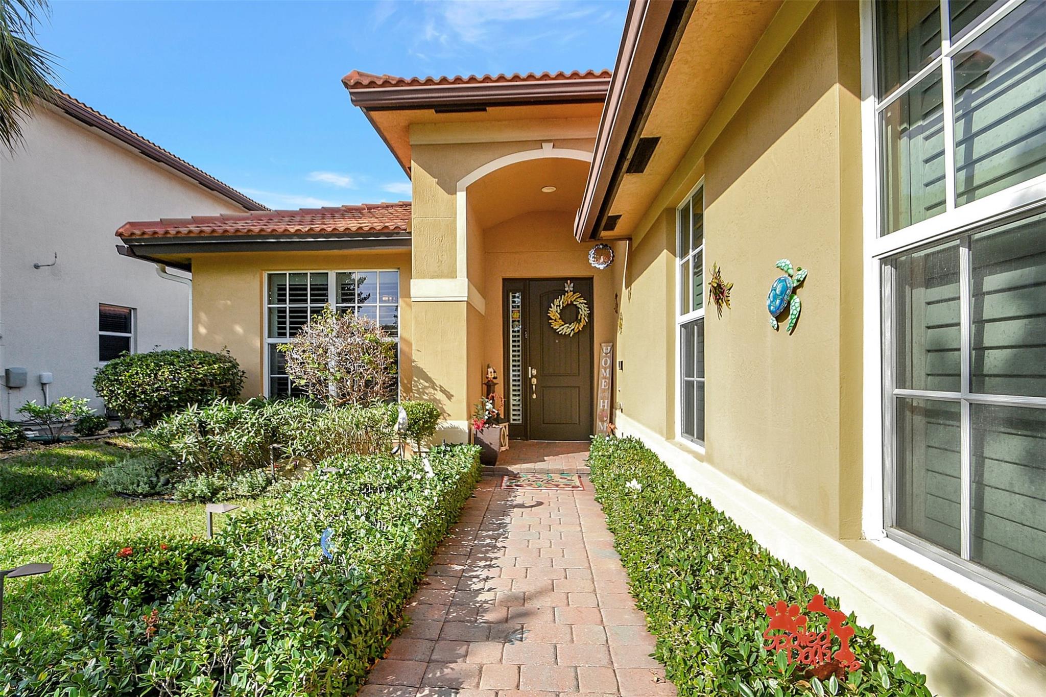 VISTA LAGO - Residential