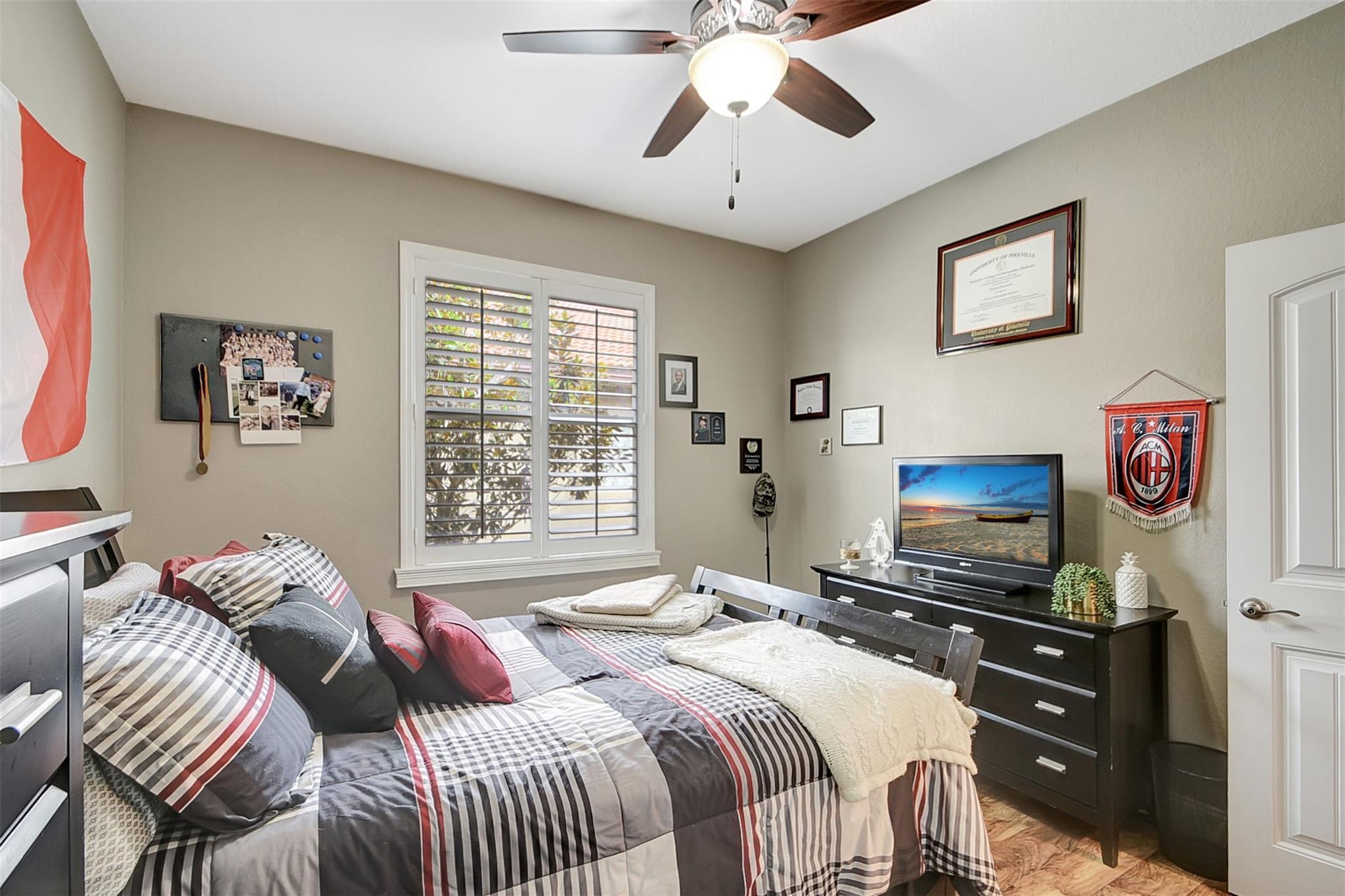 VISTA LAGO - Residential