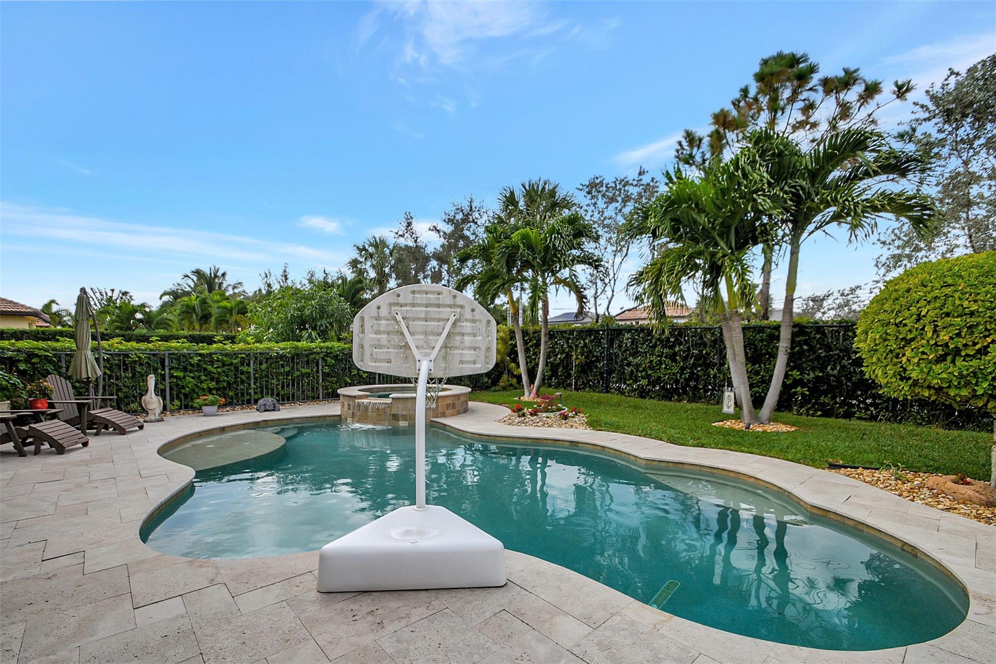 VISTA LAGO - Residential