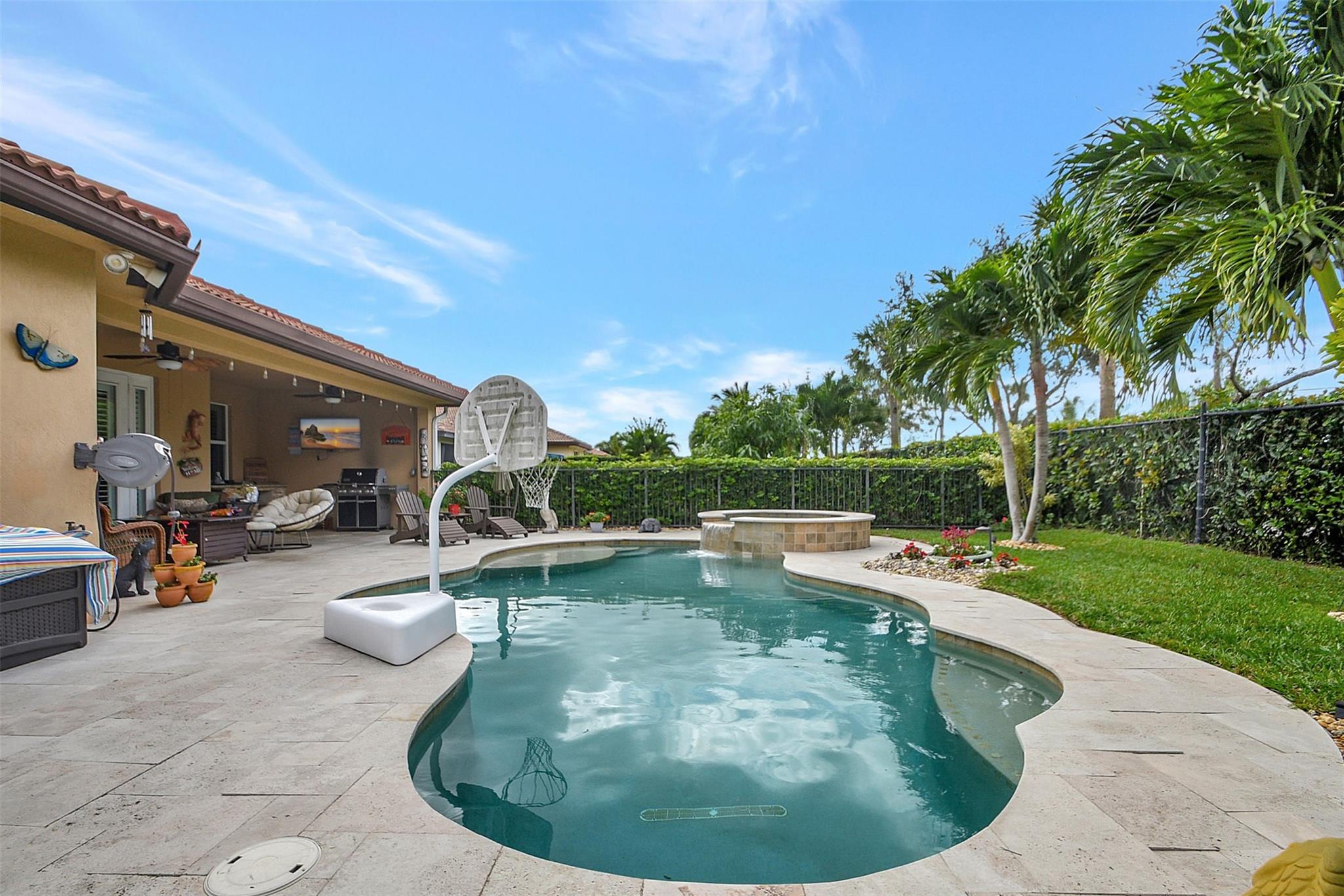 VISTA LAGO - Residential