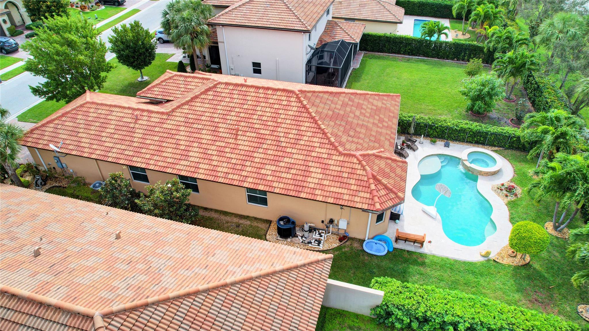 VISTA LAGO - Residential