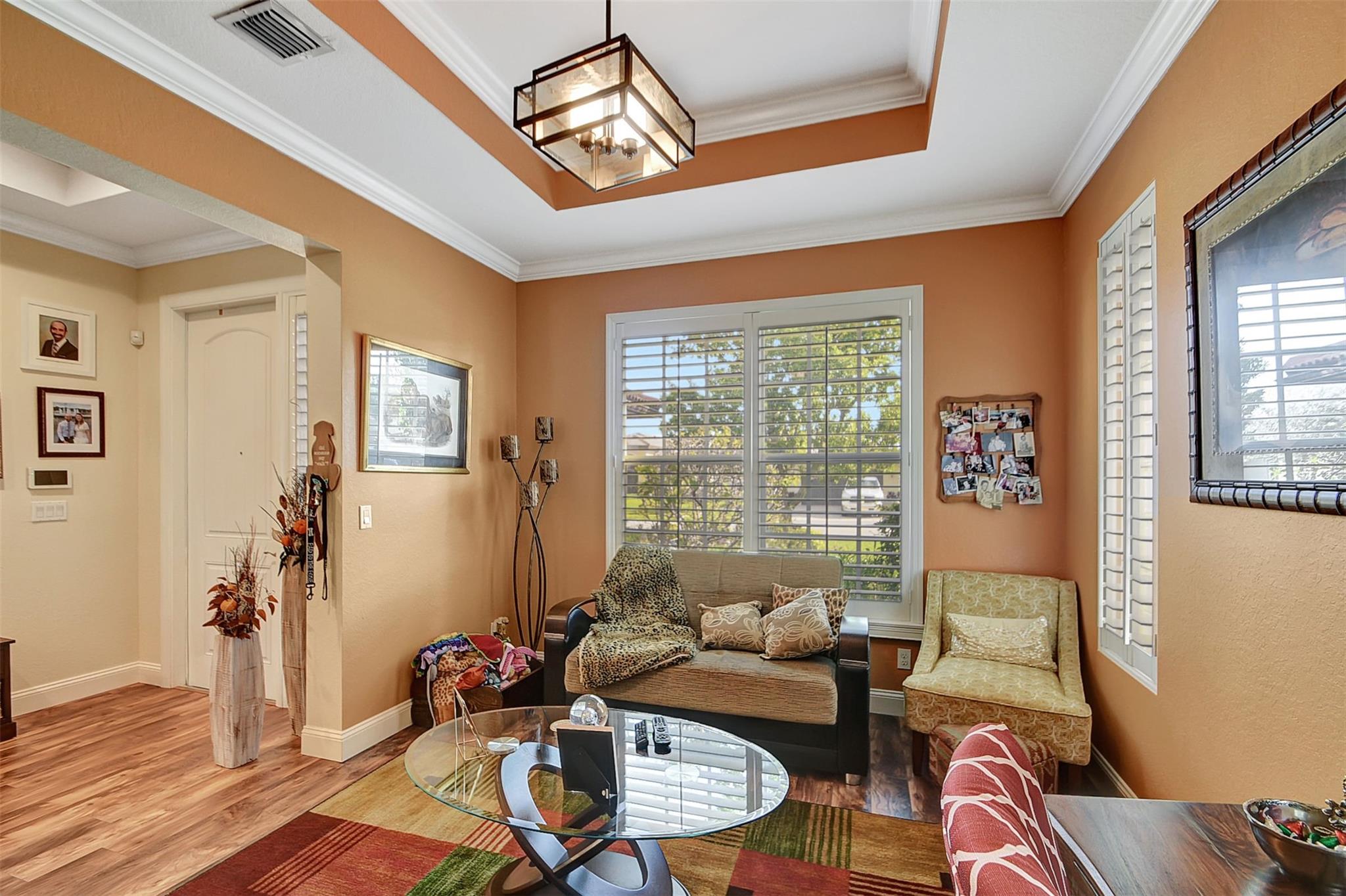 VISTA LAGO - Residential