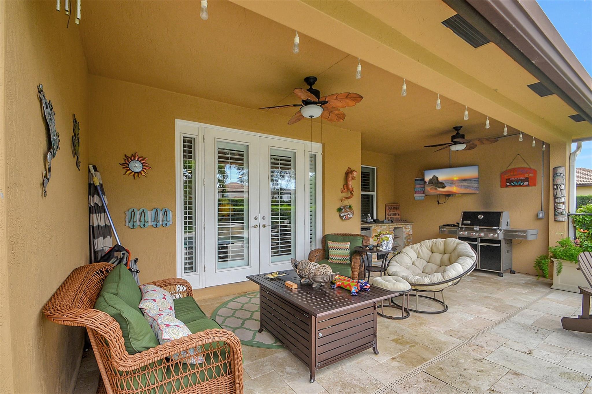 VISTA LAGO - Residential