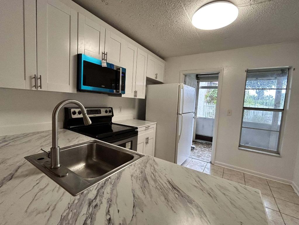 GATELAND VILLAGE SEC E CONDO - Residential Lease