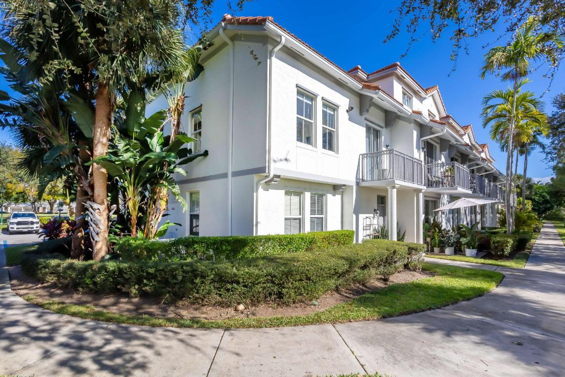 2044 Alta Meadows Lane 1809