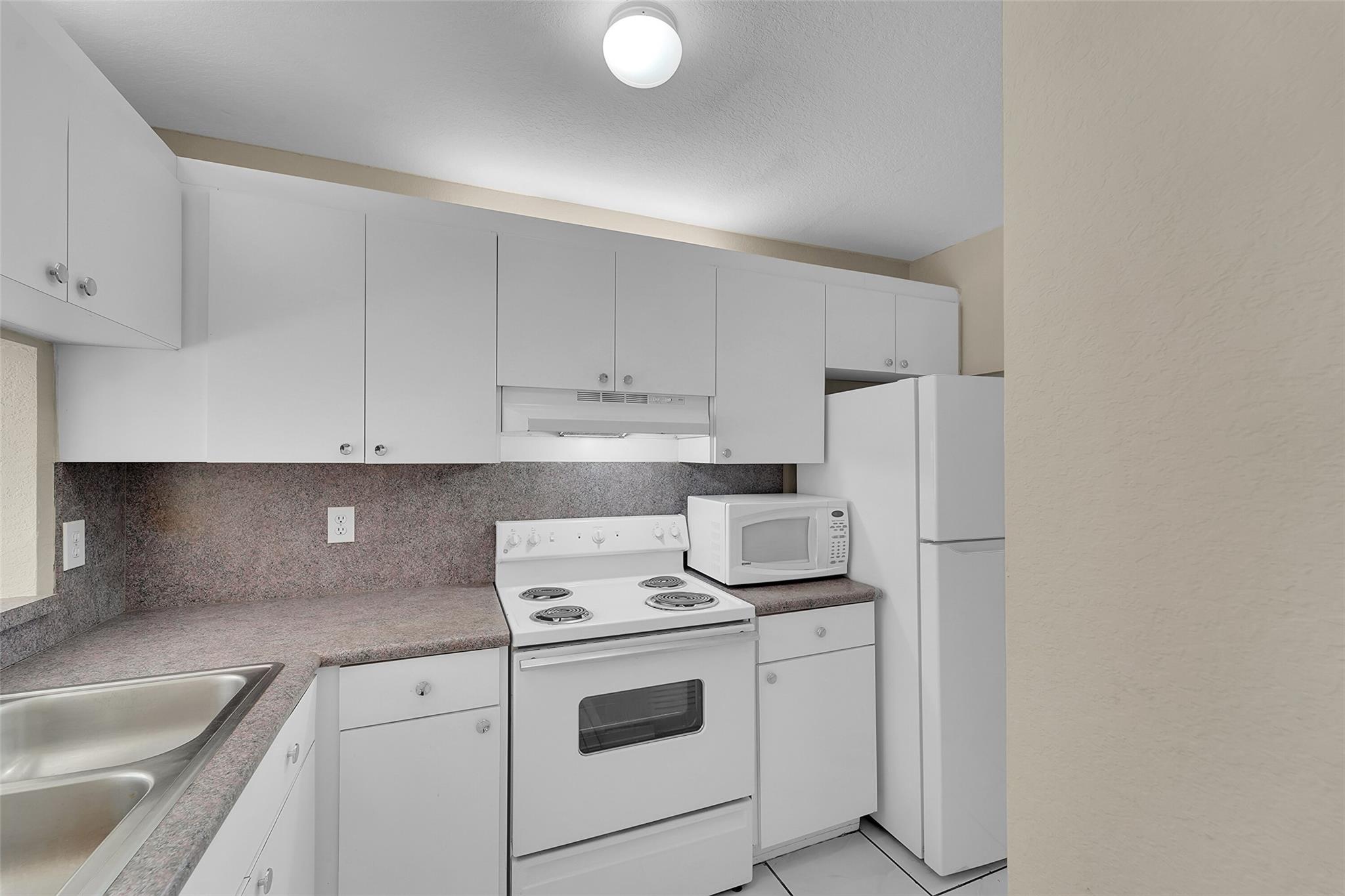 Fairway Twnhs Condo - Residential Lease