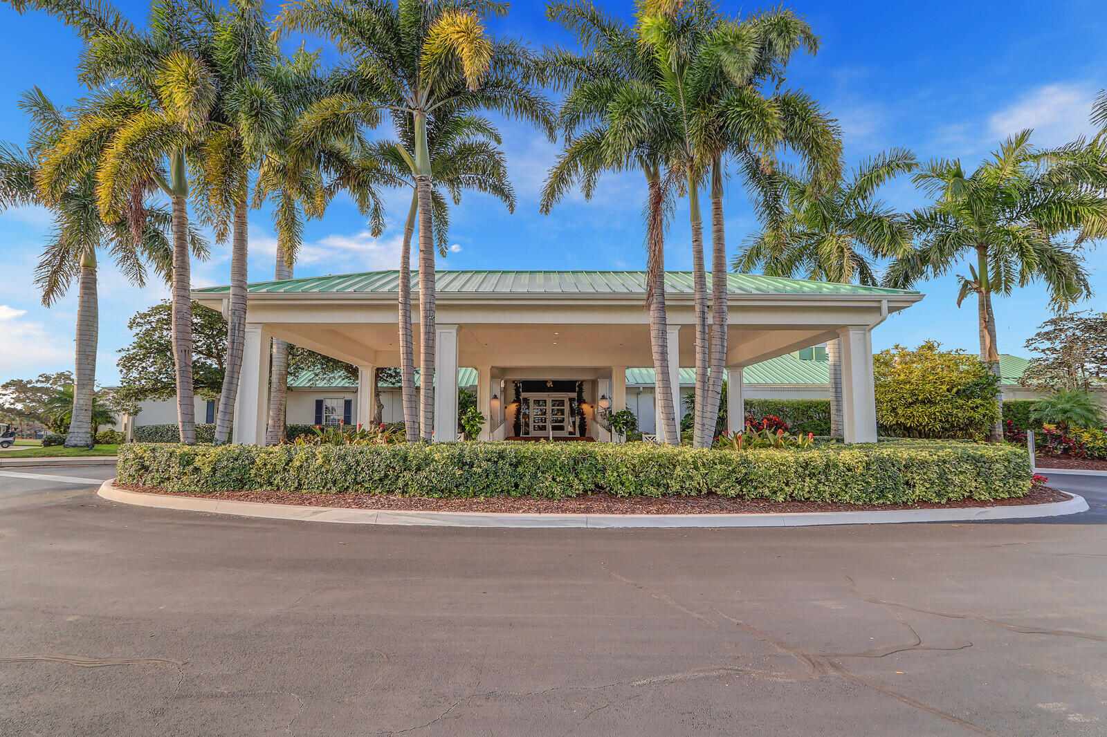 YACHT & COUNTRY CLUB OF STUART - Residential
