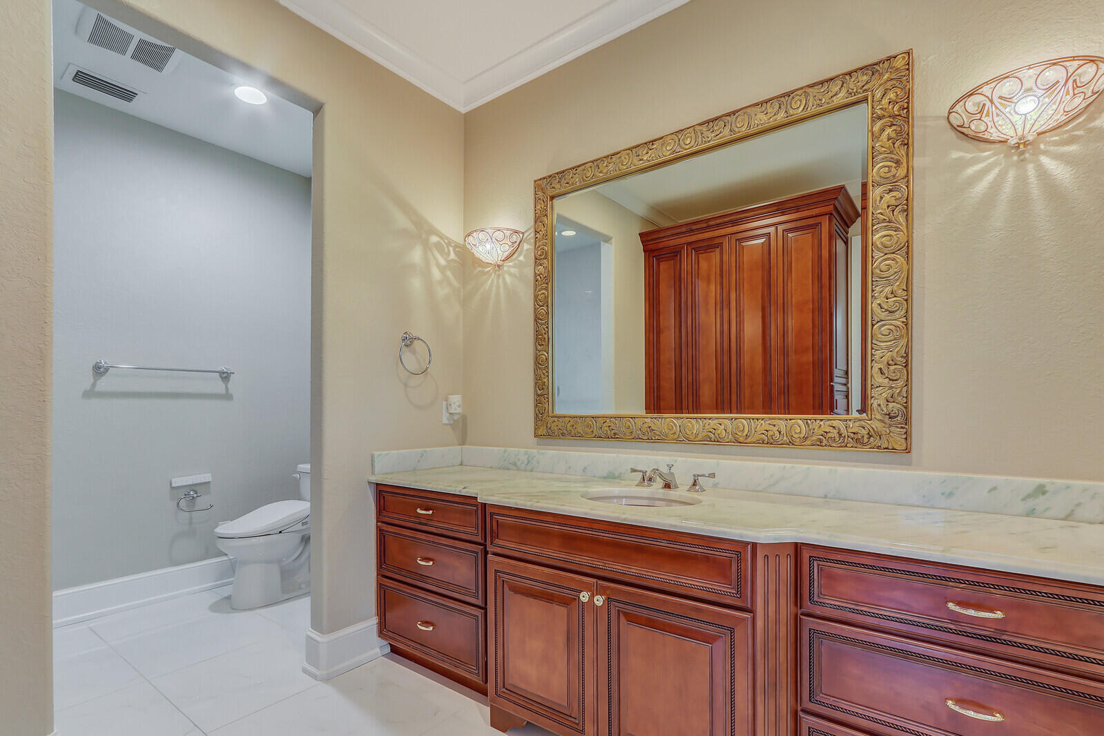 YACHT & COUNTRY CLUB OF STUART - Residential