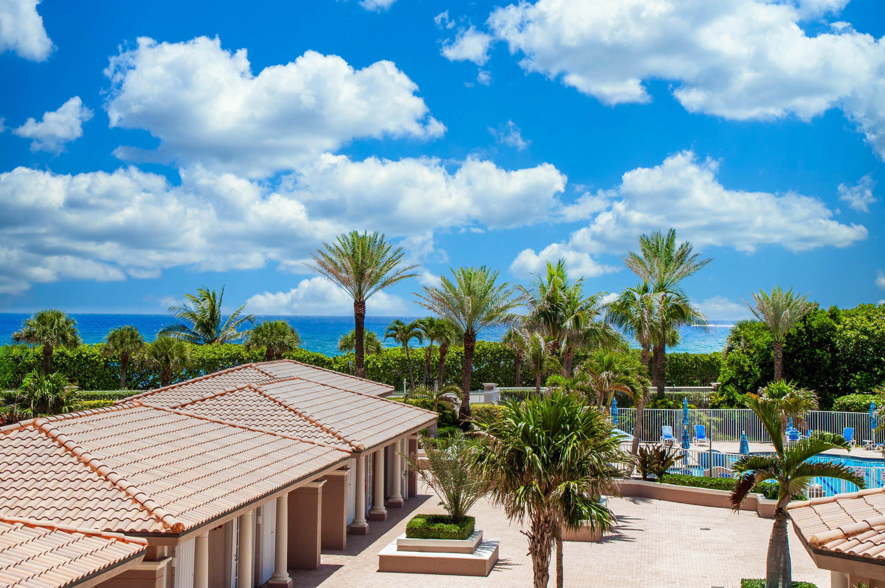 700 Ocean Royale Way 202