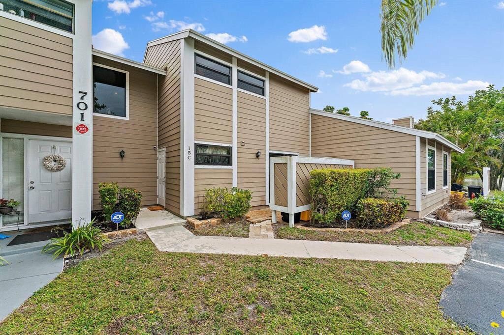 Photo of 701 Stonewood Court #15c, Jupiter, FL 33458 (MLS # R10861730)