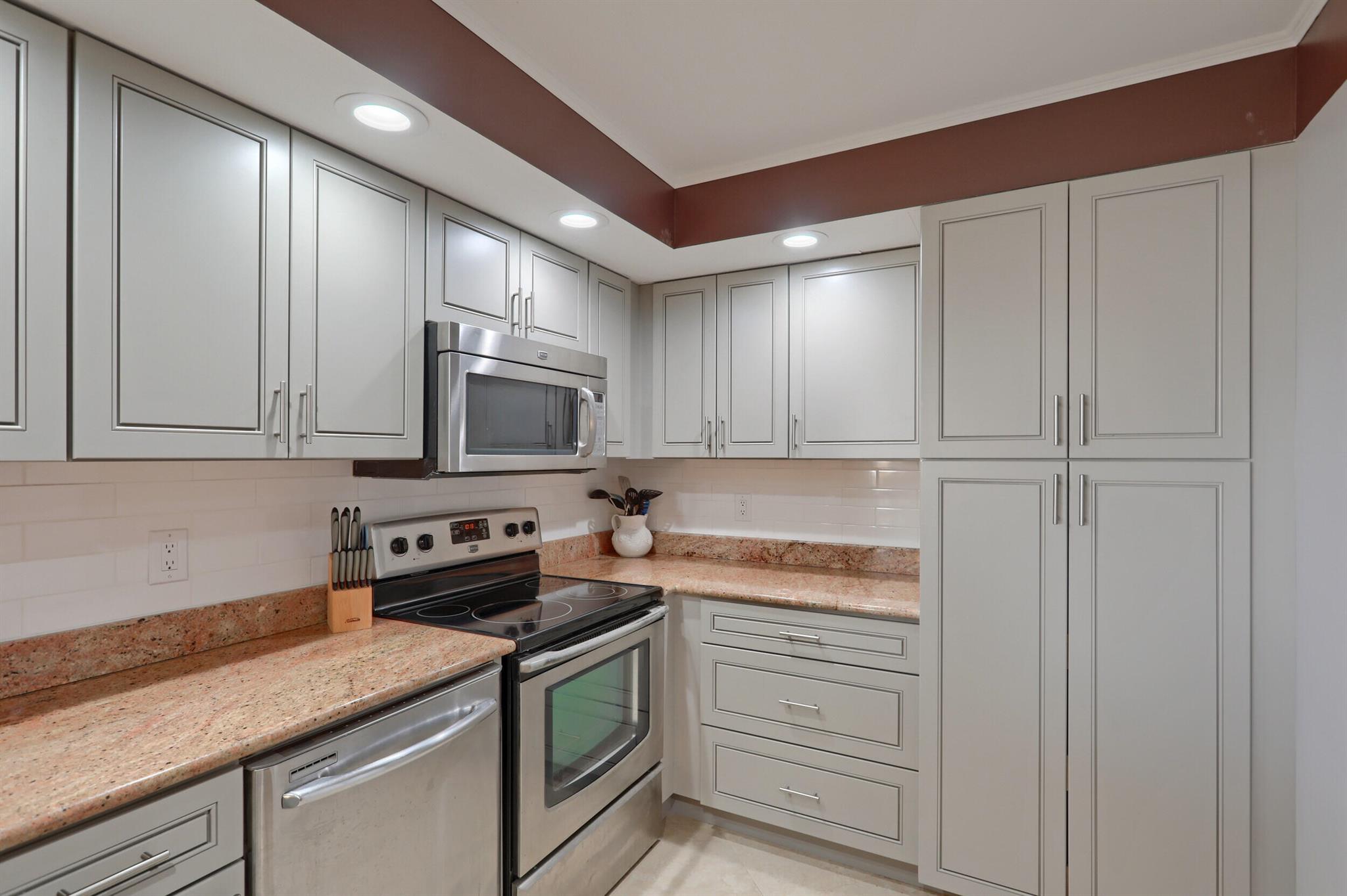 PHOENIX TOWERS CONDO - Residential