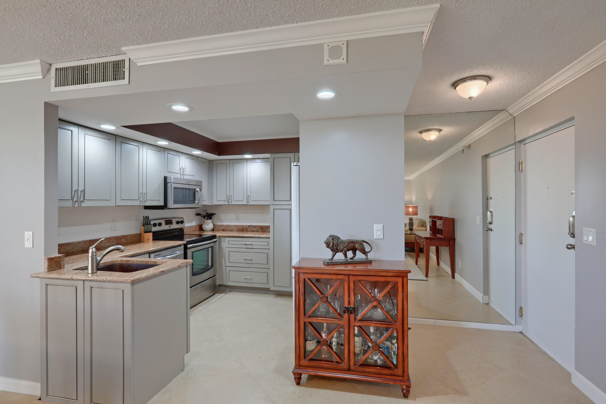 PHOENIX TOWERS CONDO - Residential