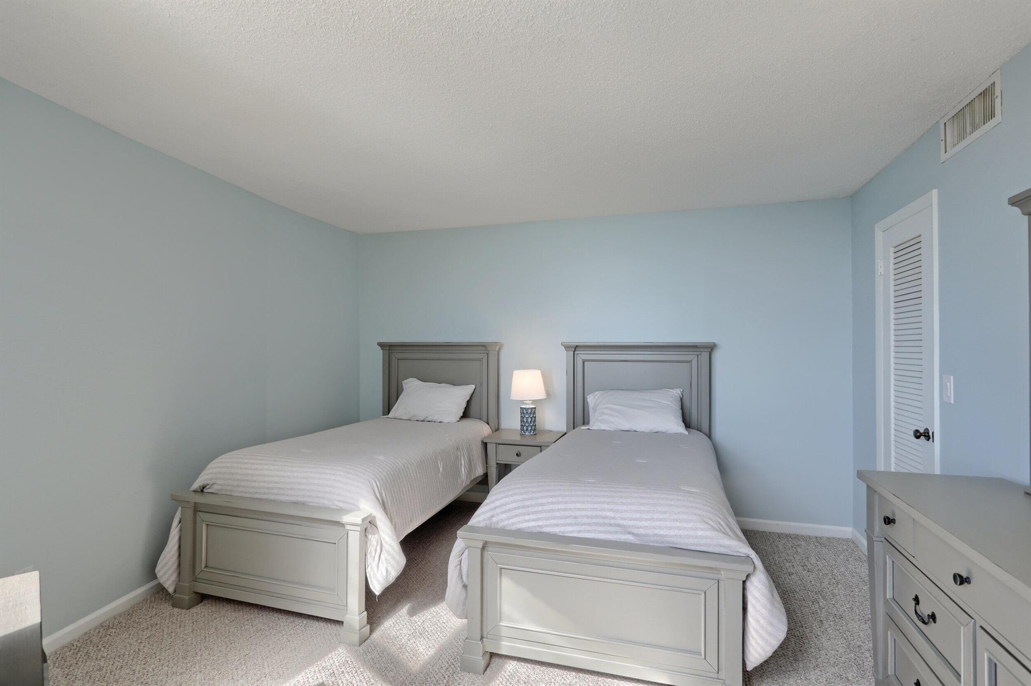 PHOENIX TOWERS CONDO - Residential