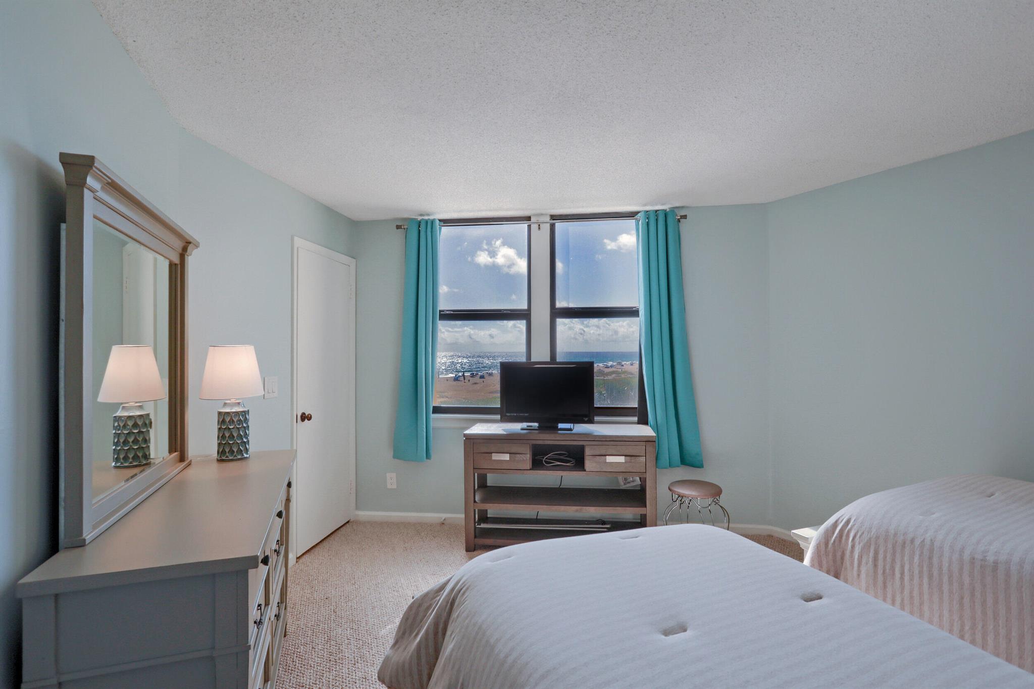 PHOENIX TOWERS CONDO - Residential