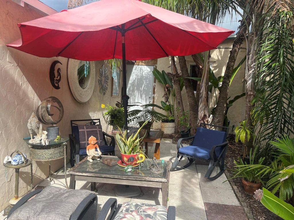 Photo of 1016 N E Street #B, Lake Worth Beach, FL 33460 (MLS # R11120396)