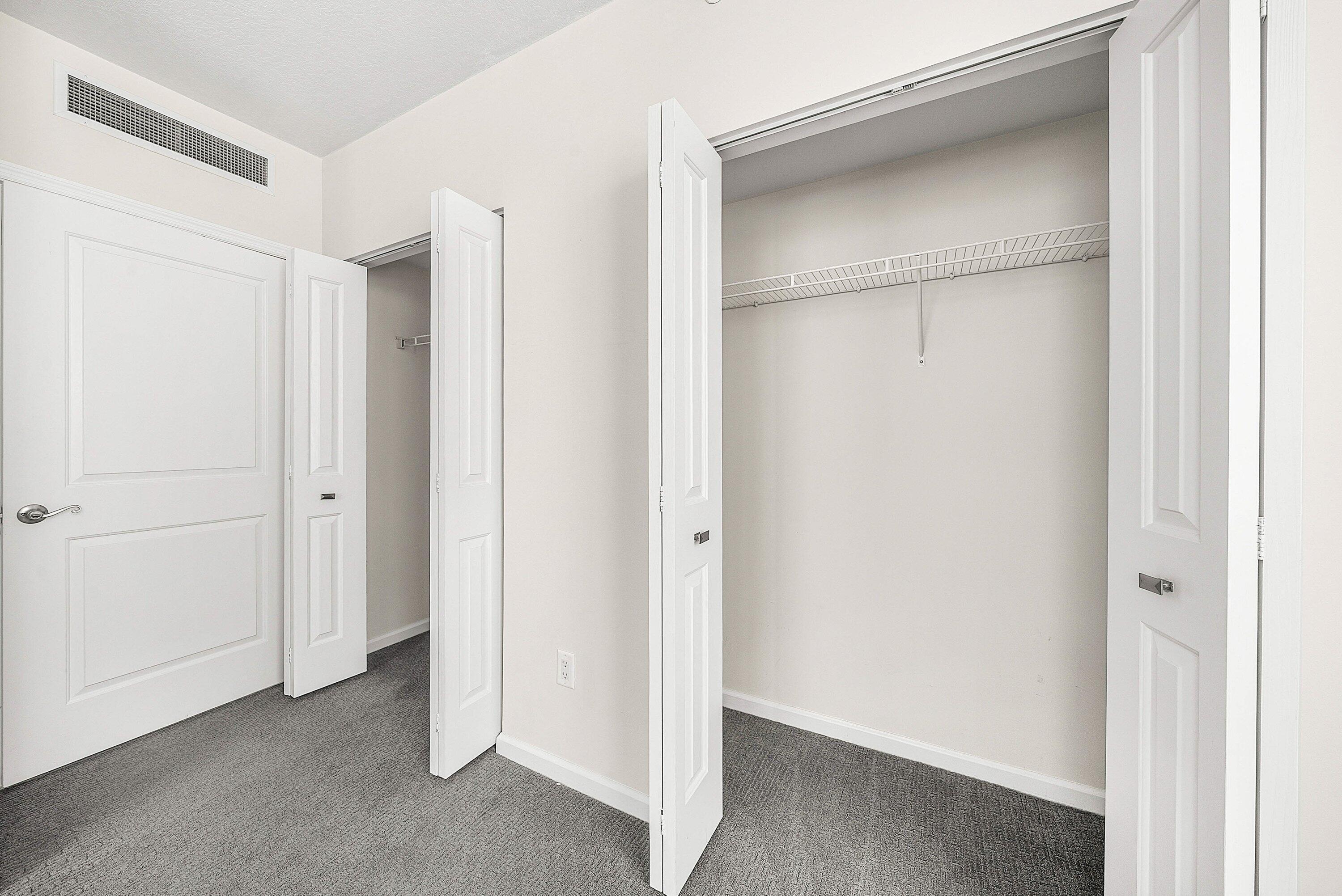 METROPOLITAN CONDO - Residential Lease