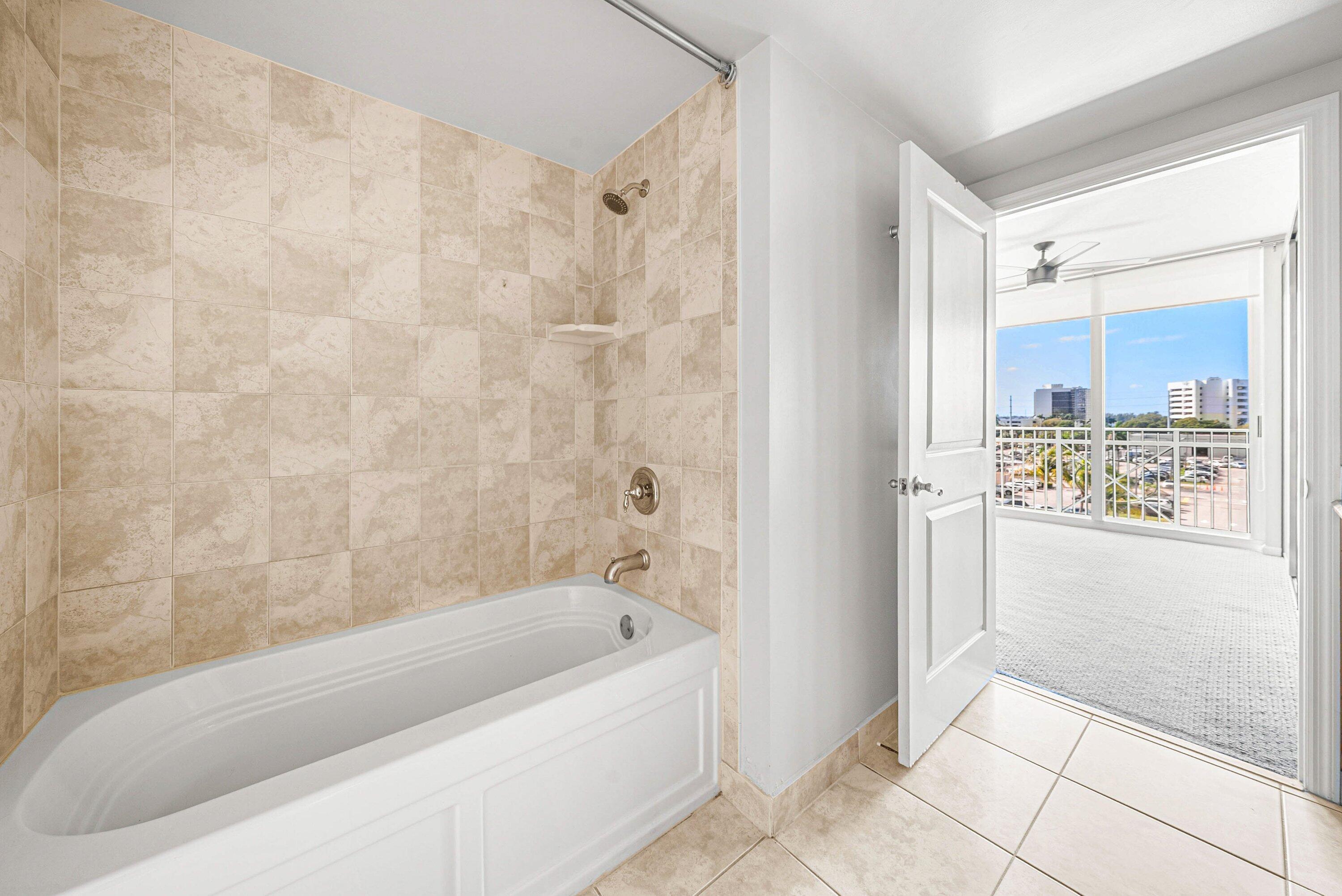 METROPOLITAN CONDO - Residential Lease