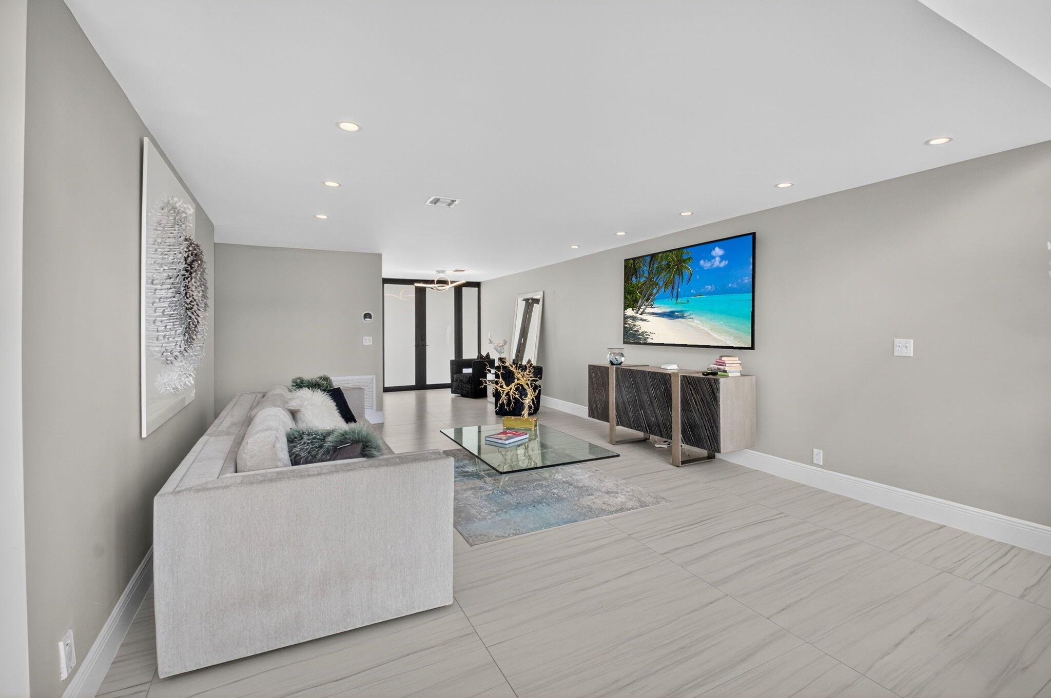 TRAFALGAR OF HIGHLAND BEA - Residential