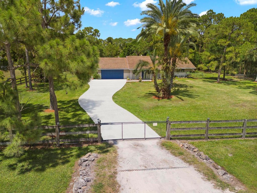 Photo of 11095 52nd Road N, West Palm Beach, FL 33411 (MLS # R10981290)